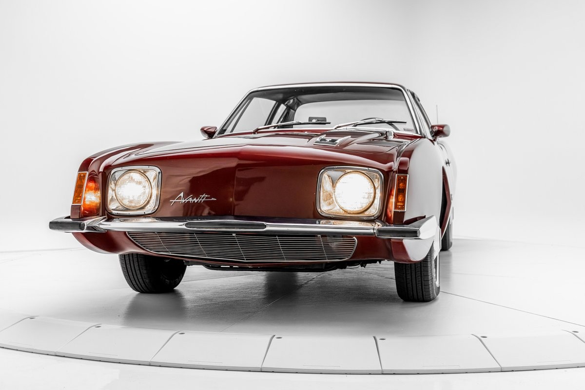 Studebaker-Avanti-1964-36