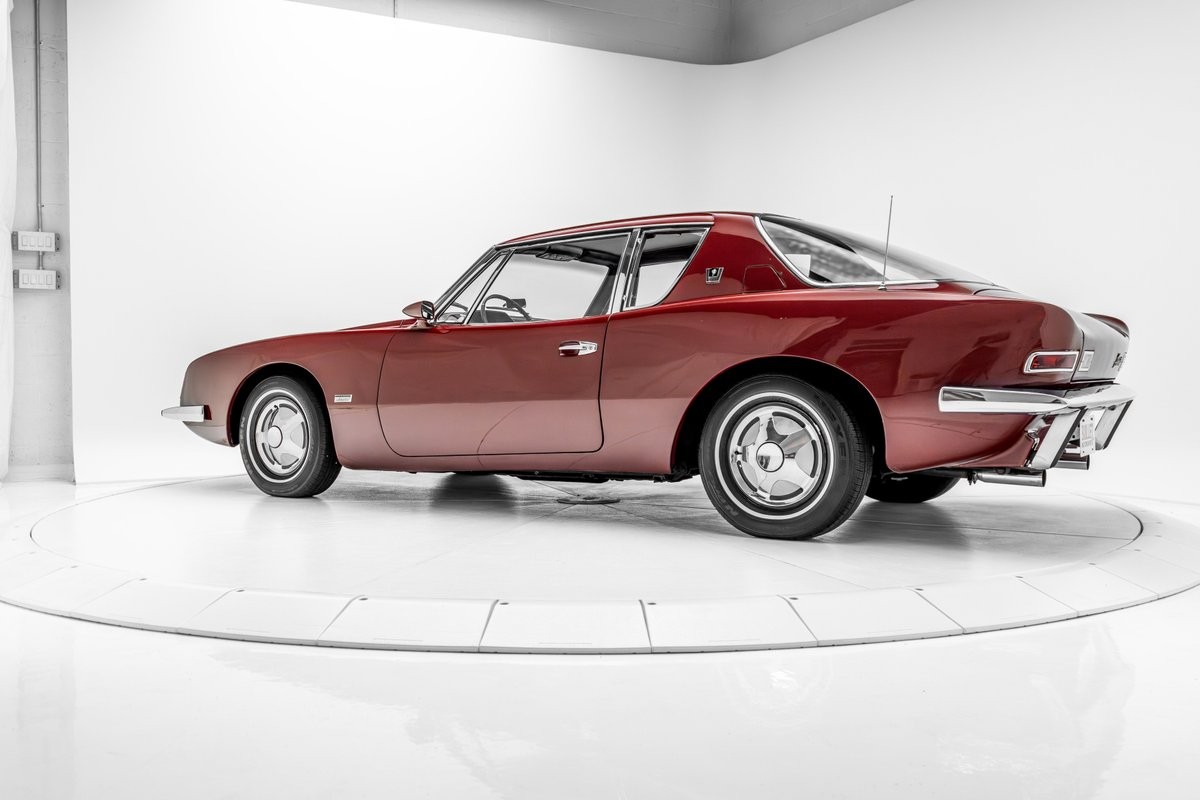 Studebaker-Avanti-1964-5