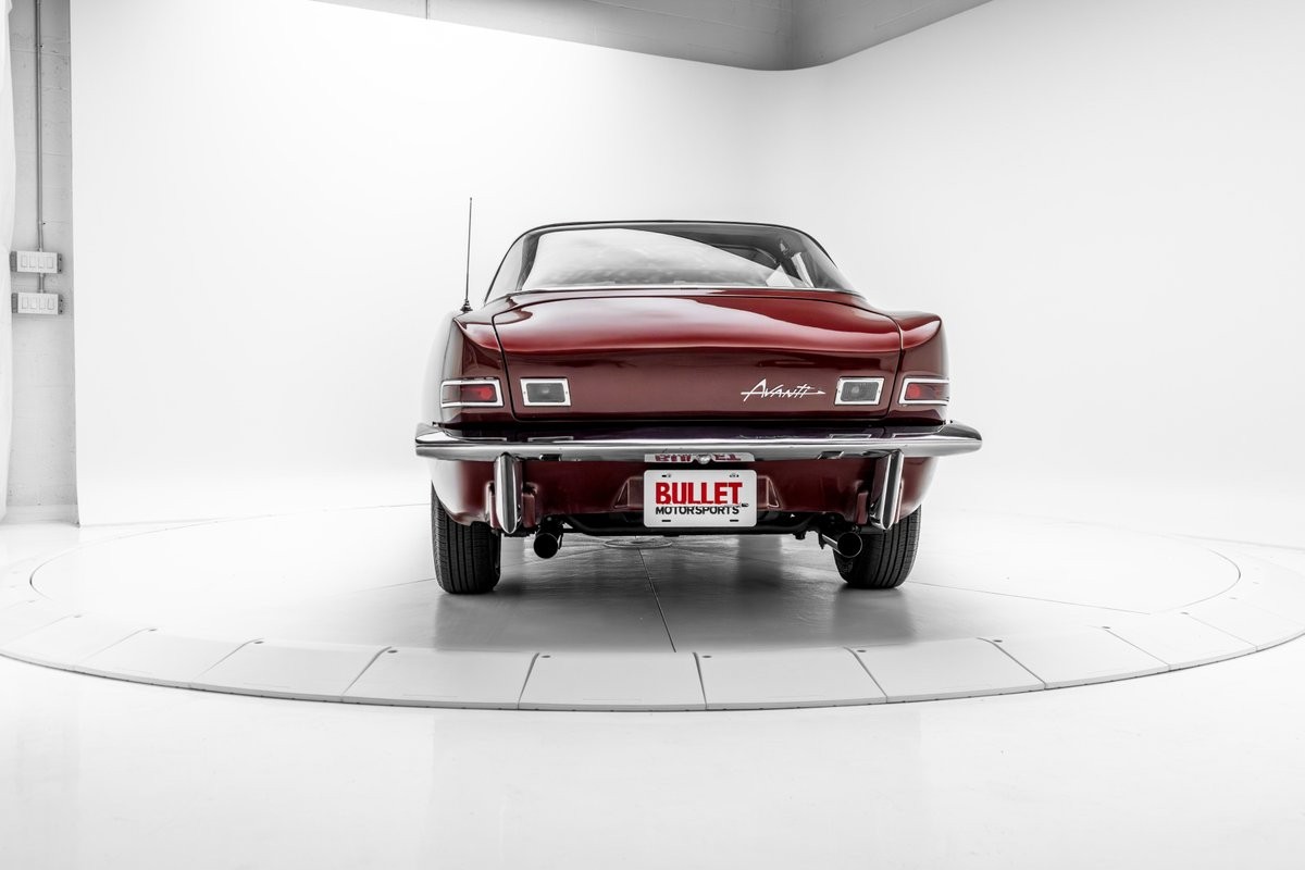 Studebaker-Avanti-1964-7