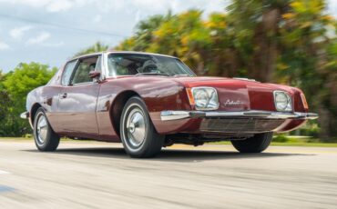 Studebaker-Avanti-1964-9