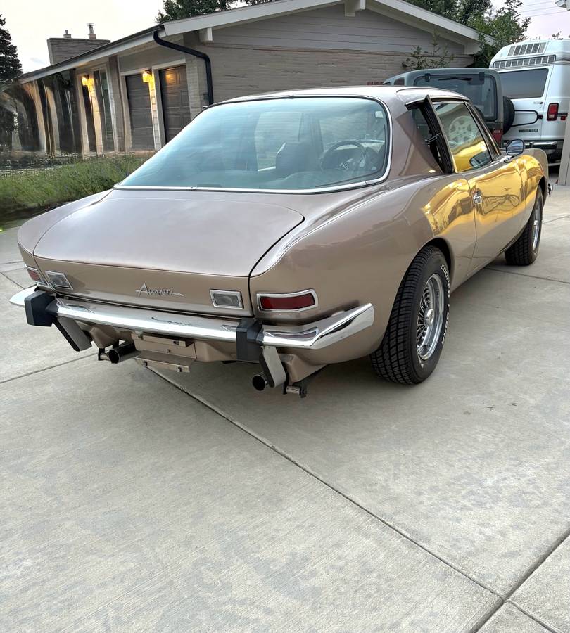 Studebaker-Avanti-1976-brown-6