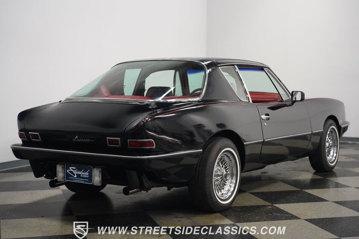 Studebaker-Avanti-1984-Coupe-14