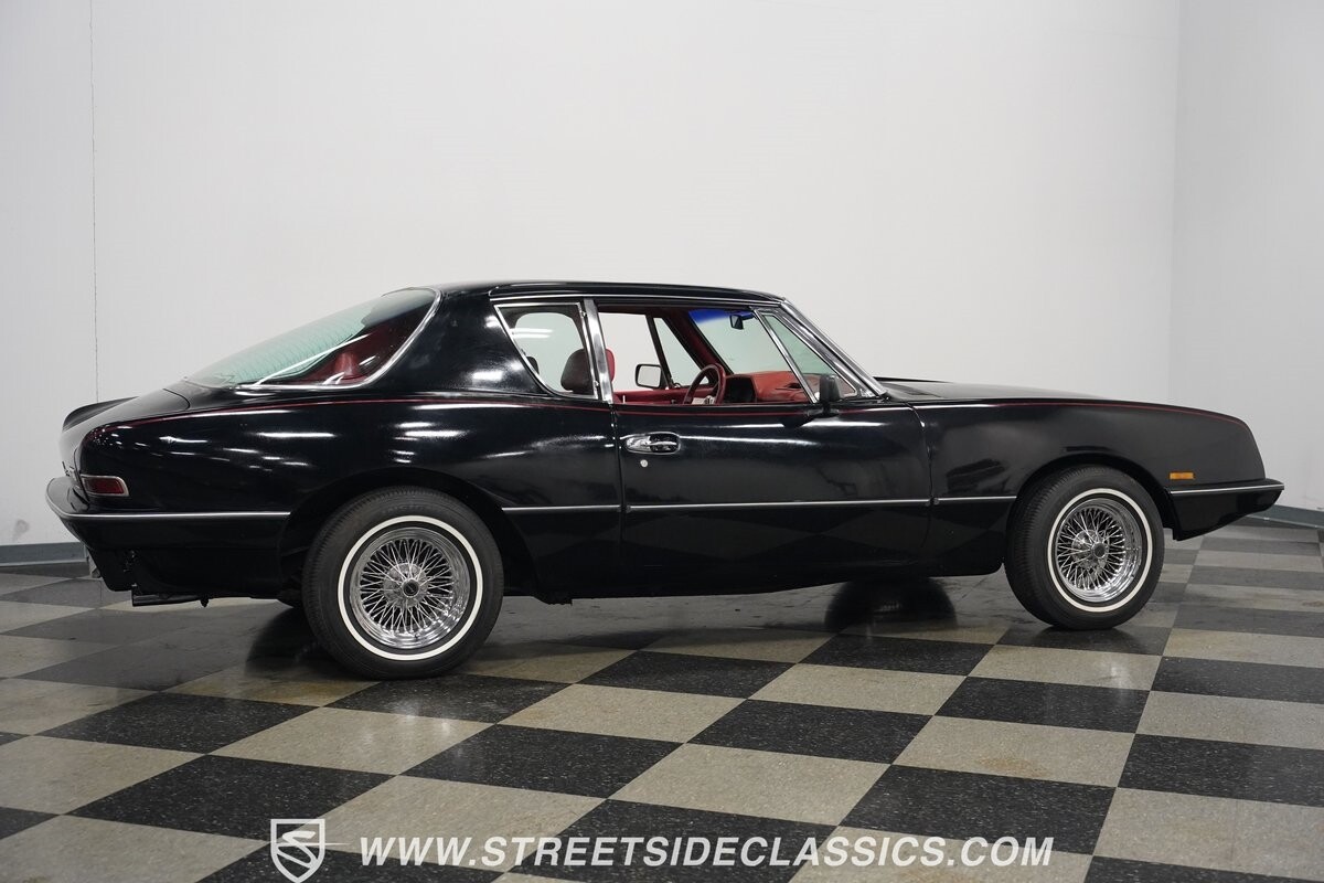 Studebaker-Avanti-1984-Coupe-16