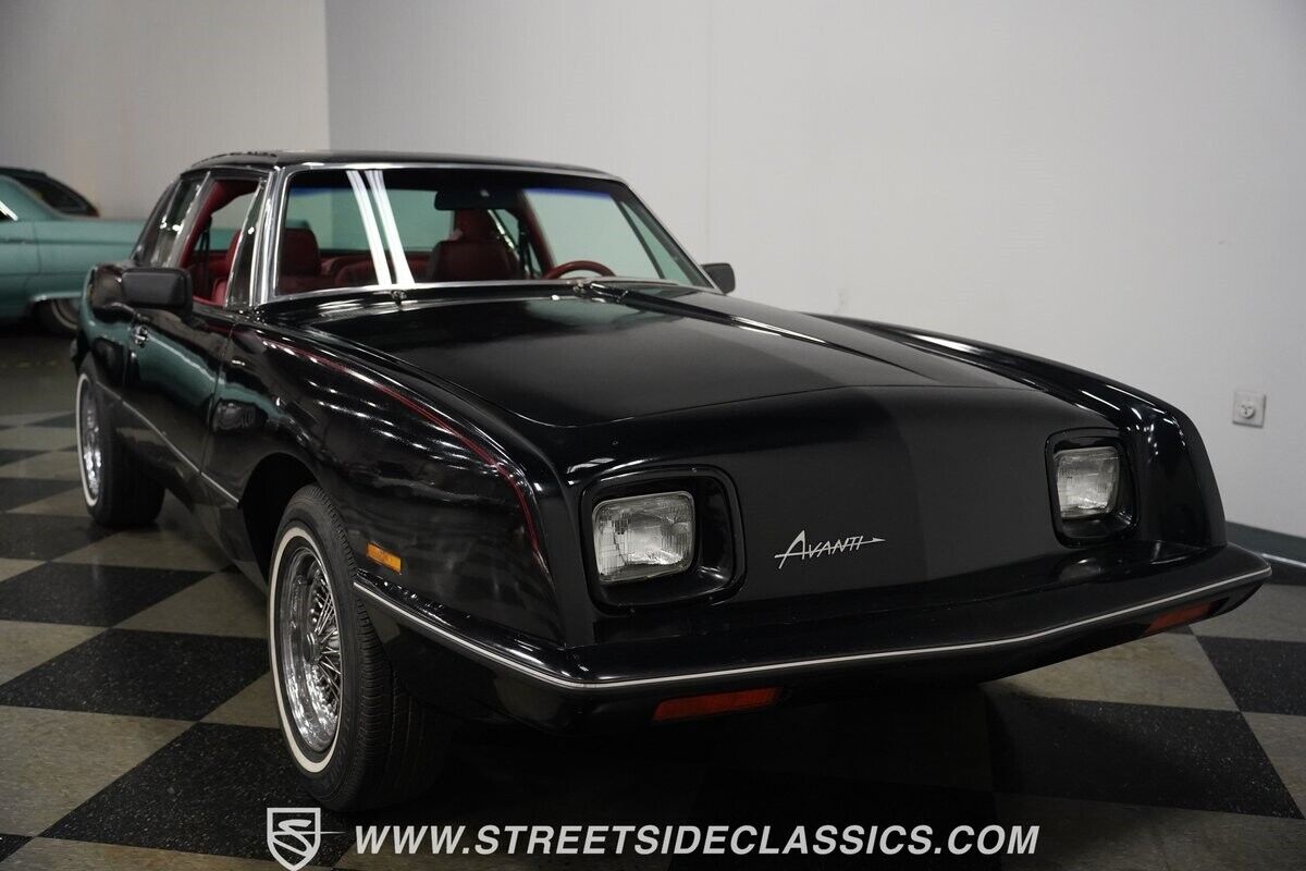 Studebaker-Avanti-1984-Coupe-20