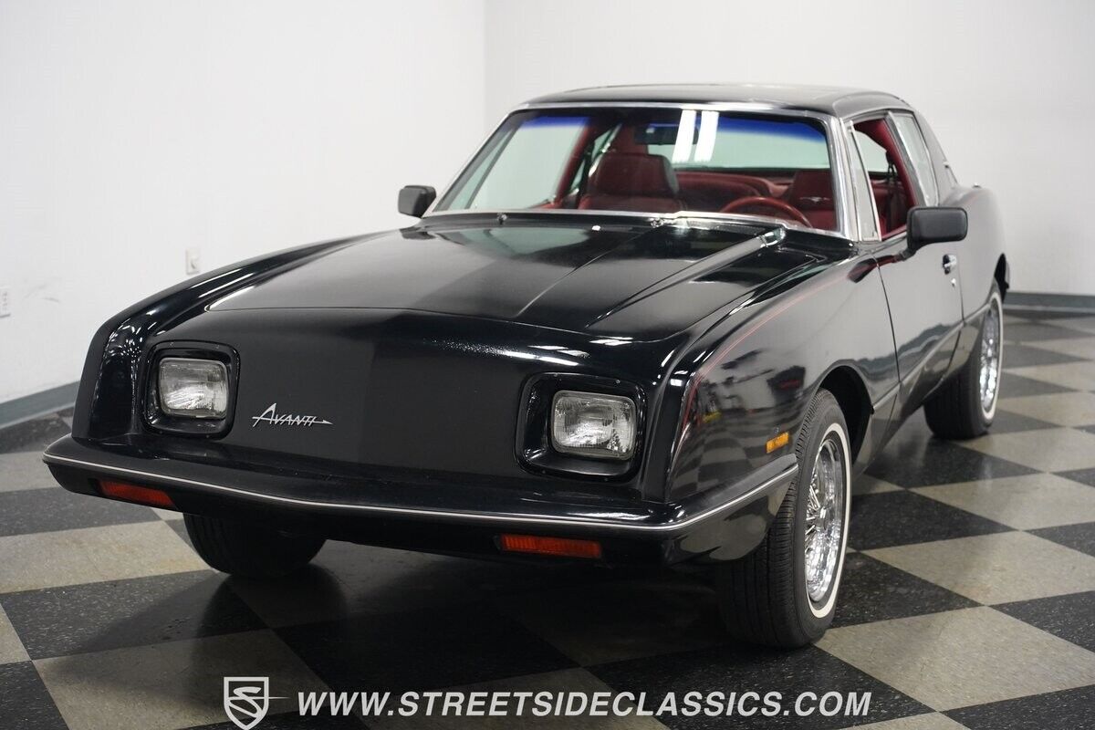 Studebaker-Avanti-1984-Coupe-22