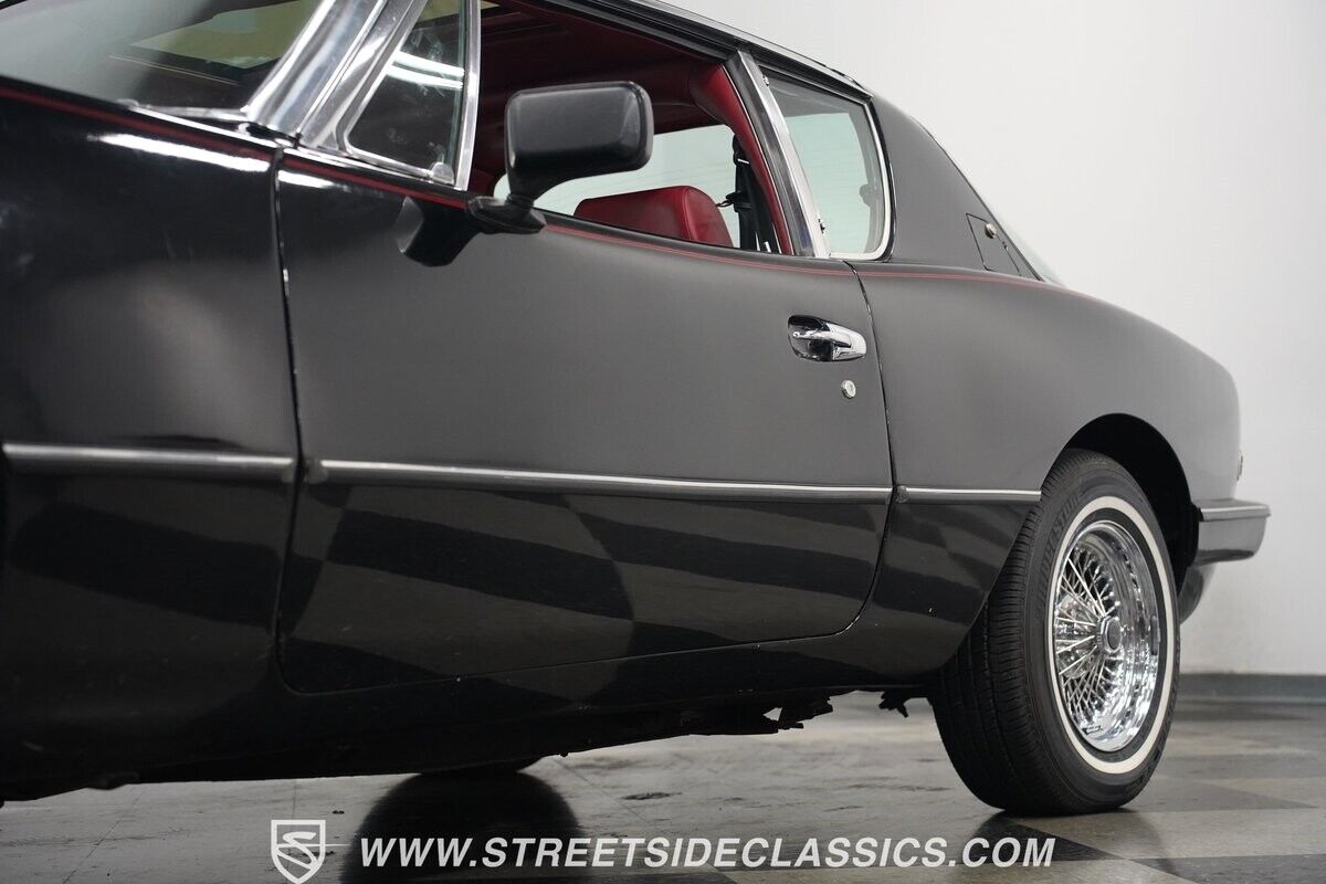 Studebaker-Avanti-1984-Coupe-26