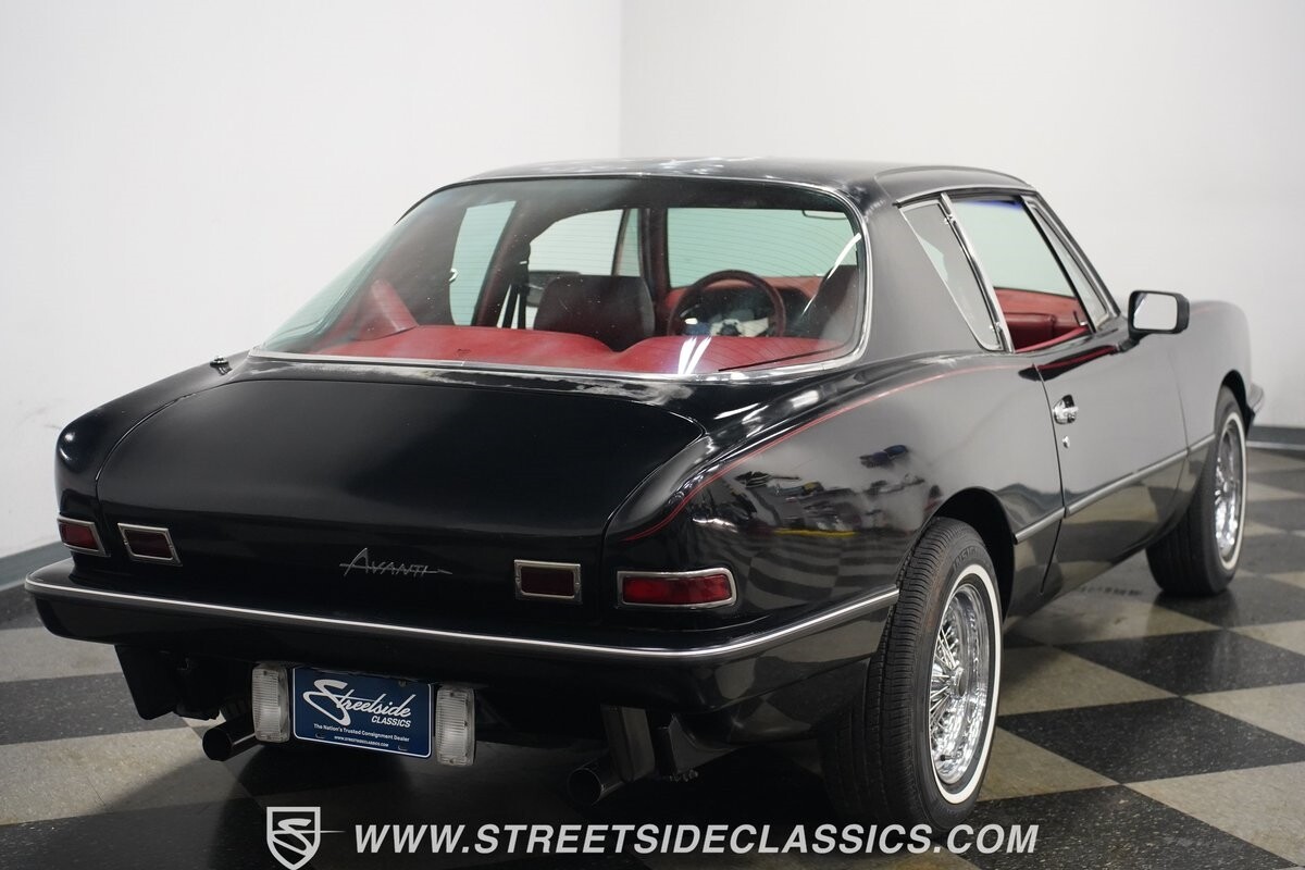 Studebaker-Avanti-1984-Coupe-30