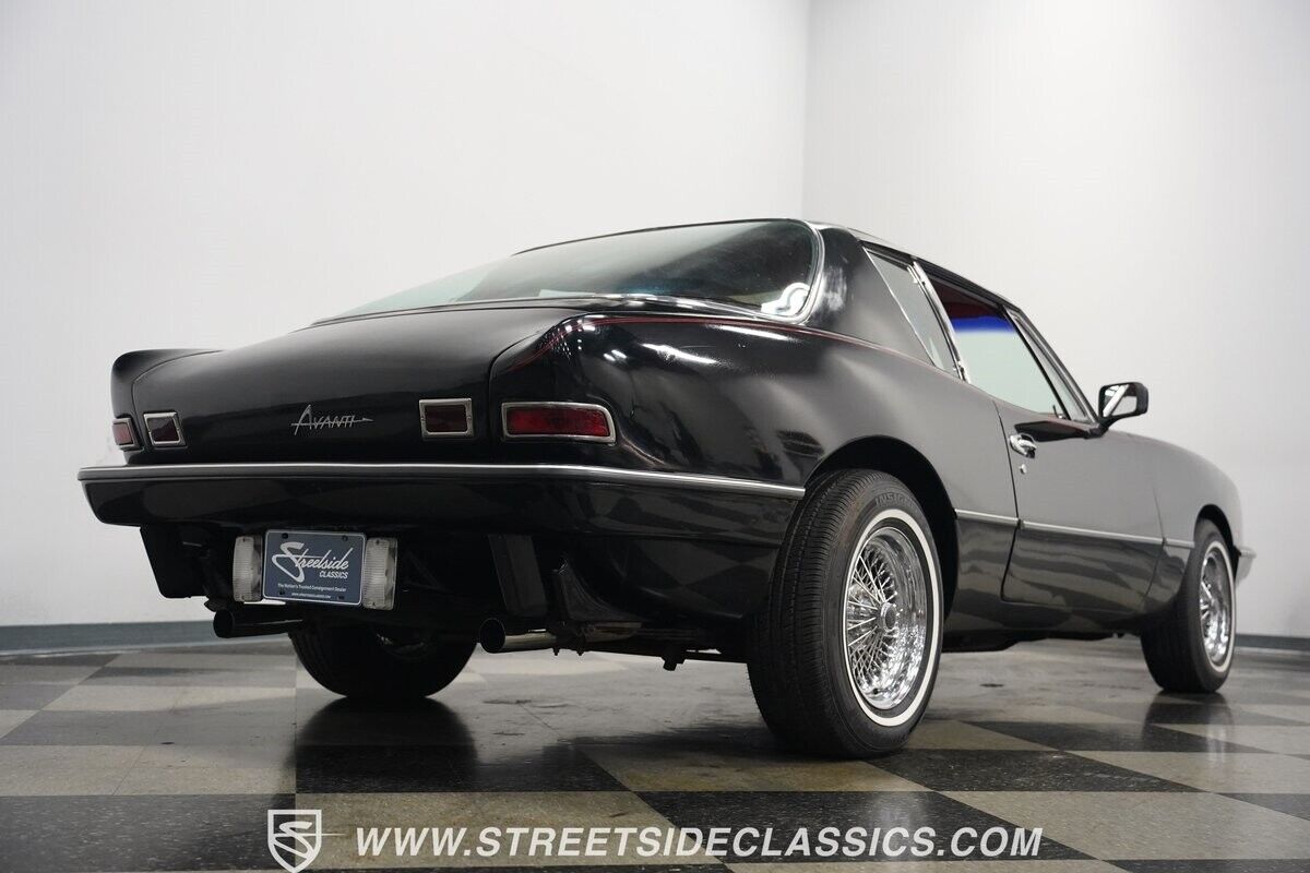 Studebaker-Avanti-1984-Coupe-33