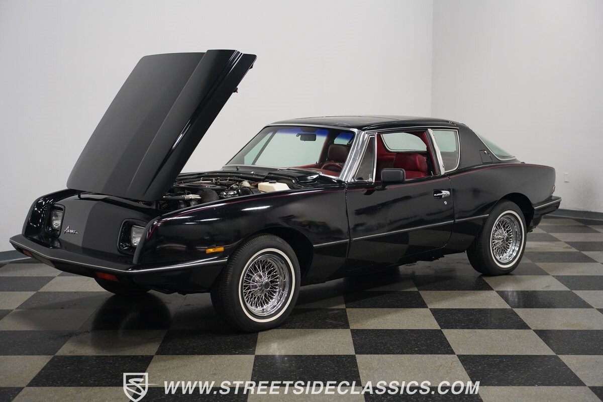 Studebaker-Avanti-1984-Coupe-36