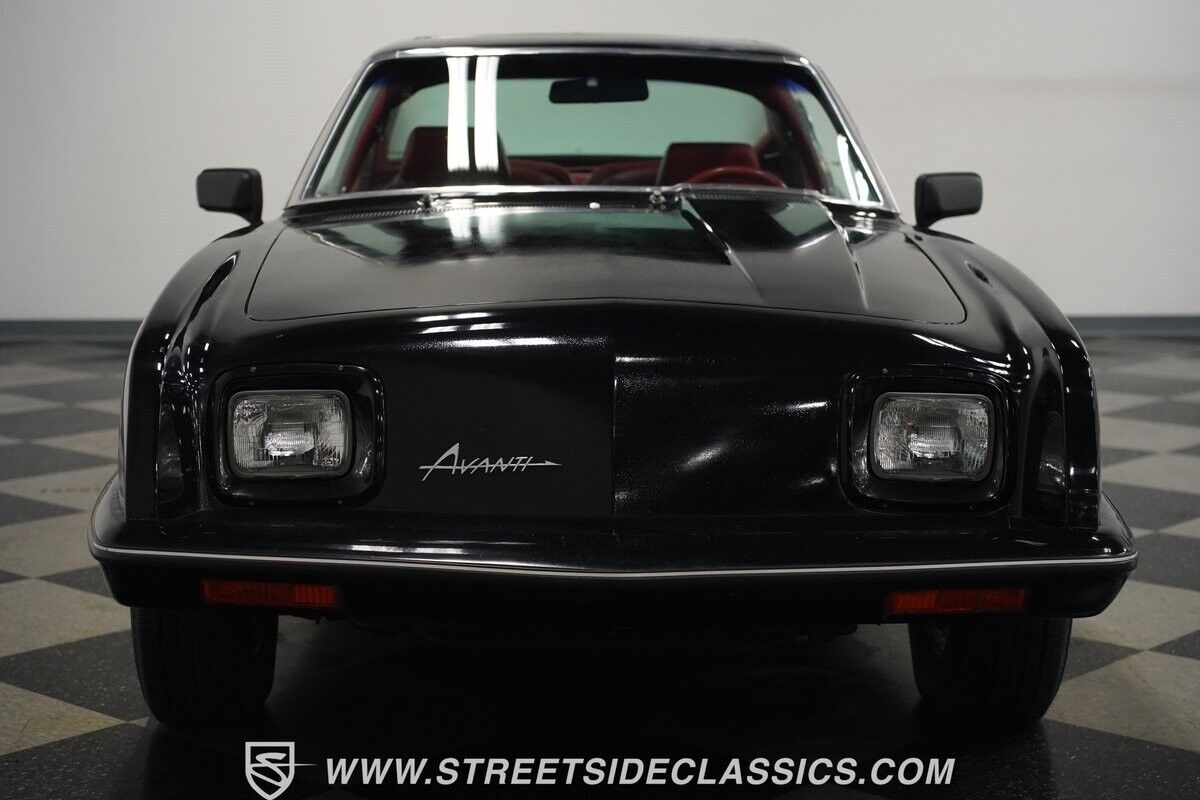 Studebaker-Avanti-1984-Coupe-5