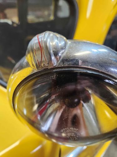 Studebaker-Champion-1940-Yellow-Brown-4