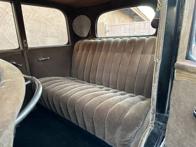 Studebaker-Commander-1927-Custom-9