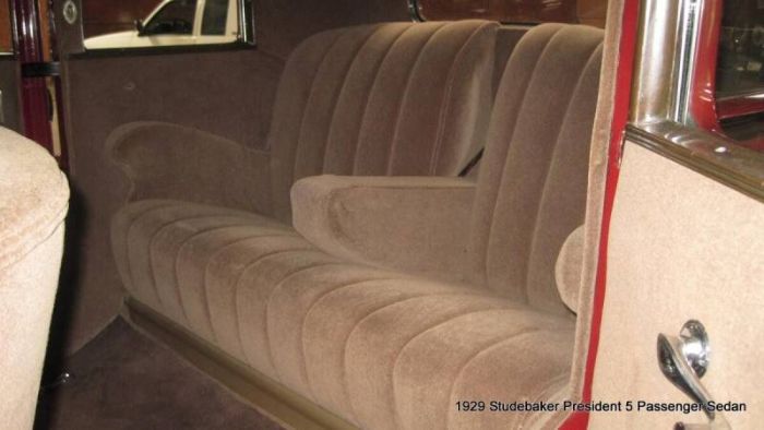 Studebaker-Commander-1929-Burgundy-Beige-10