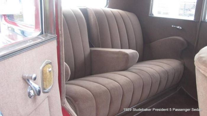 Studebaker-Commander-1929-Burgundy-Beige-8