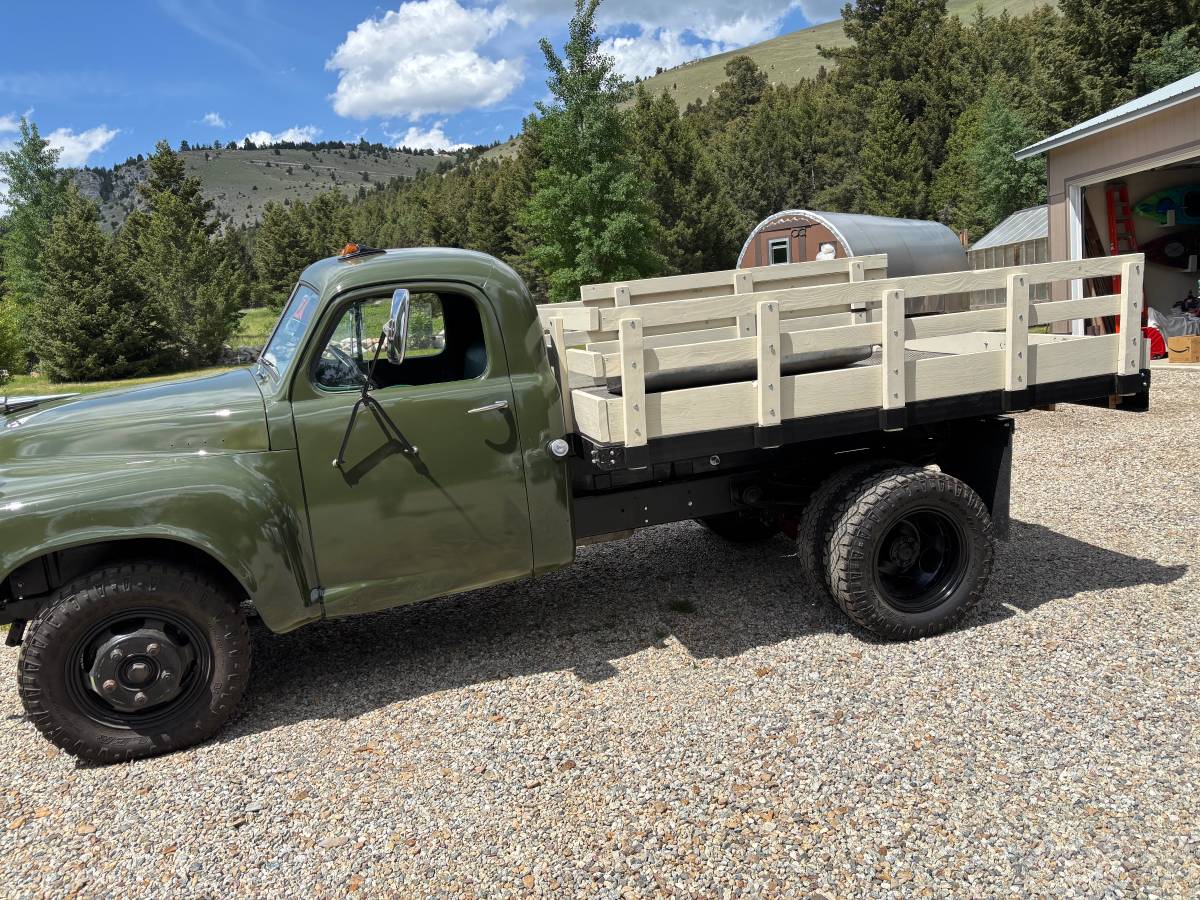 Studebaker-Dump-truck-1949-green-4