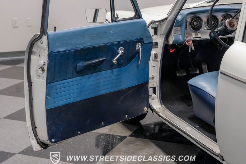 Studebaker-Lark-1963-White-Blue-39
