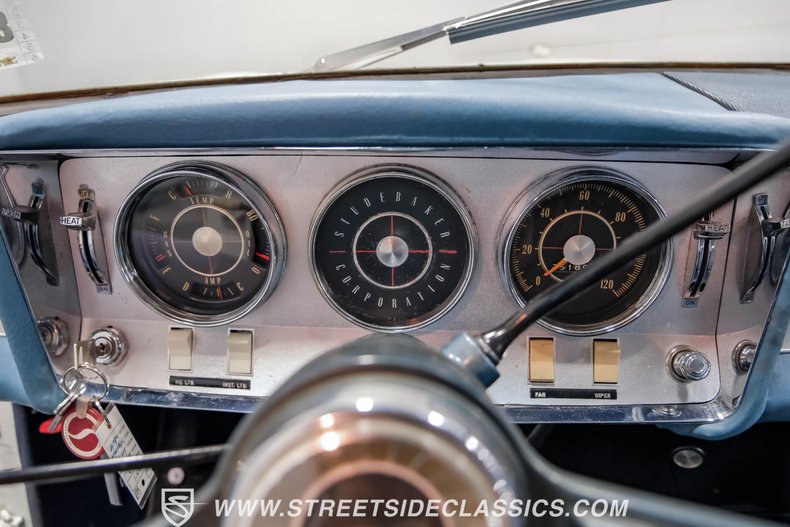 Studebaker-Lark-1963-White-Blue-43