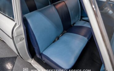 Studebaker-Lark-1963-White-Blue-49
