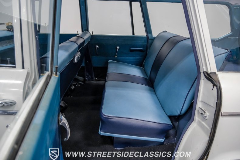 Studebaker-Lark-1963-White-Blue-5