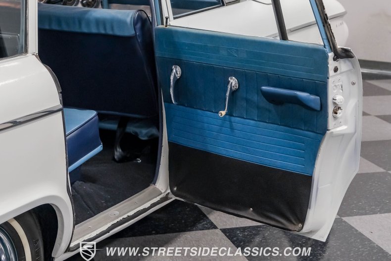 Studebaker-Lark-1963-White-Blue-6