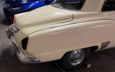 Studebaker-champion-1951-yellow-1