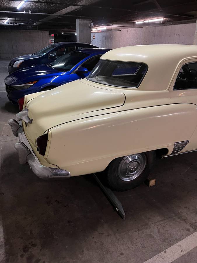 Studebaker-champion-1951-yellow-1