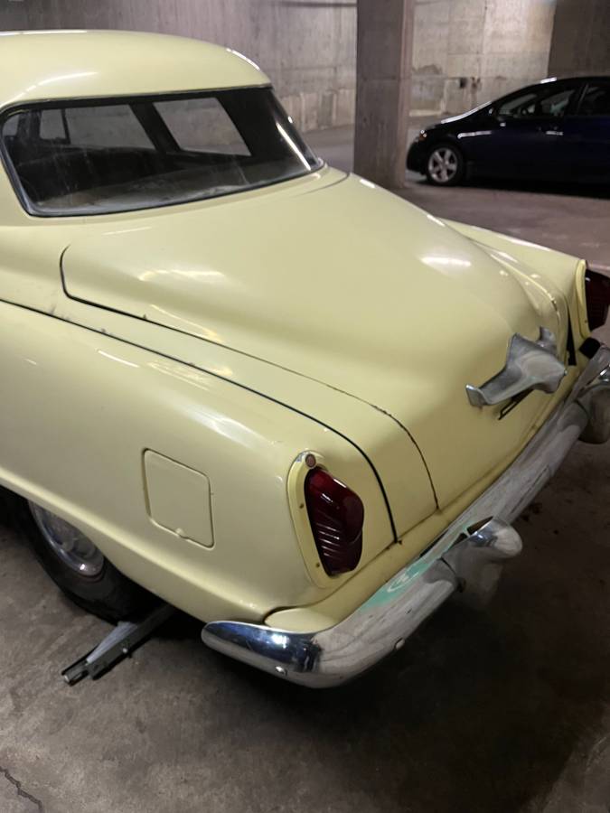 Studebaker-champion-1951-yellow-4