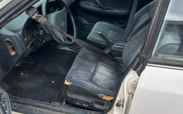 Subaru-Legacy-1990-white-4
