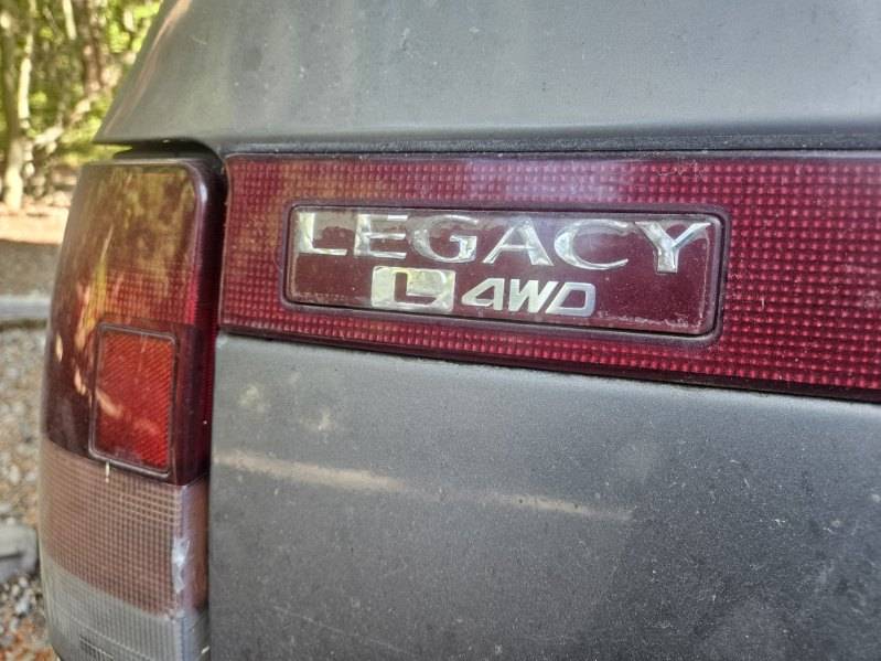 Subaru-Legacy-wagon-1991-silver-10