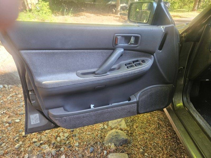 Subaru-Legacy-wagon-1991-silver-6