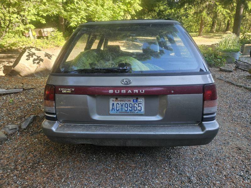Subaru-Legacy-wagon-1991-silver-9