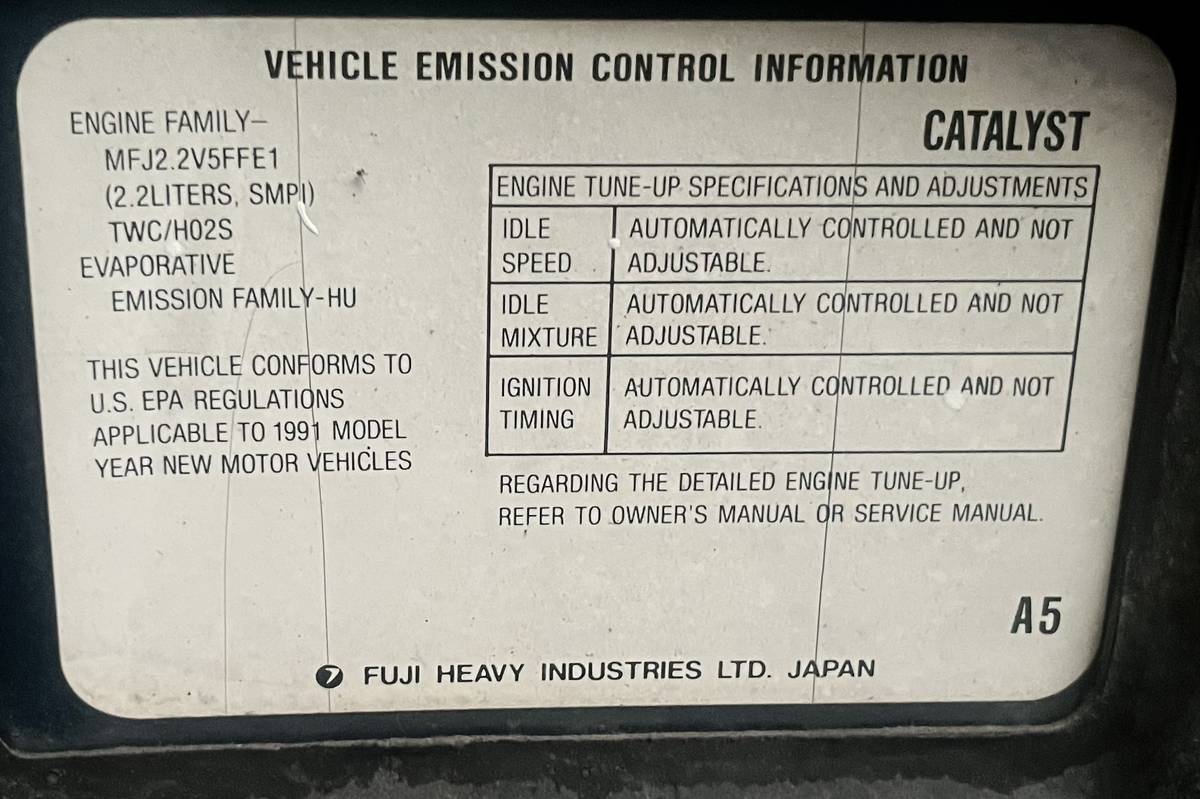Subaru-legacy-outback-wagon-1991-white-2