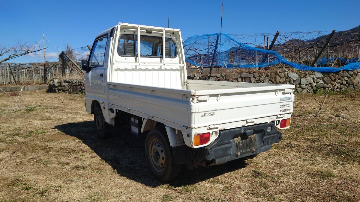 Subaru-sambar-1995-white-1