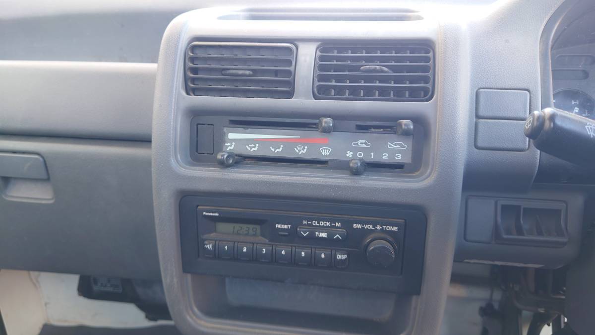Subaru-sambar-1995-white-13