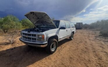 Suburban-1500-1994-white-1