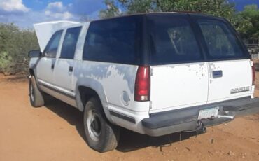 Suburban-1500-1994-white