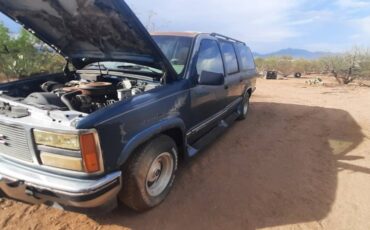 Suburban-1500-4x4-1992-brown-3