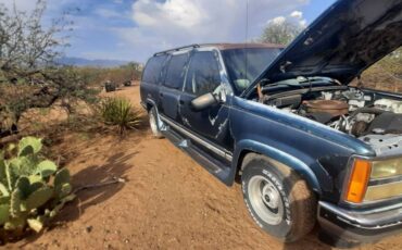 Suburban-1500-4x4-1992-brown