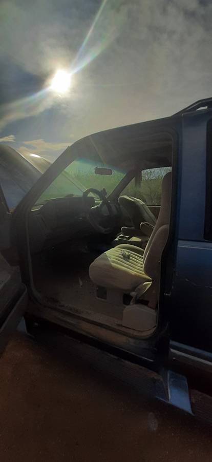 Suburban-1500-4x4-1992-brown-4