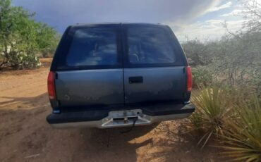 Suburban-1500-4x4-1992-brown-7