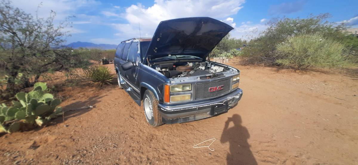 Suburban-1500-4x4-1992-brown-9