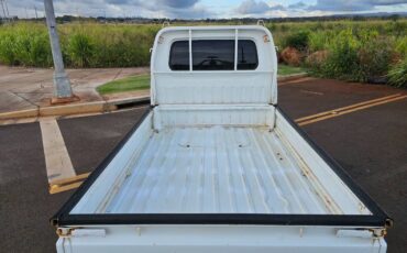 Suzuki-Carry-4wd-1993-white-2