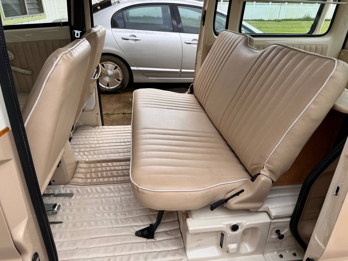 Suzuki-Every-1995-brown-6