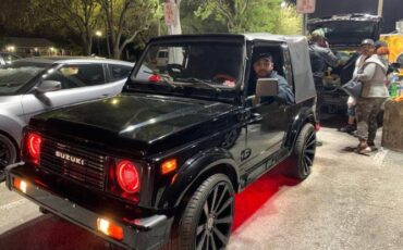 Suzuki-Samurai-1988-Black-Black-16