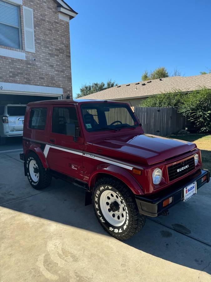 Suzuki-Samurai-hard-top-1991-red-3