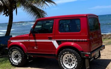 Suzuki-Samurai-hard-top-1991-red
