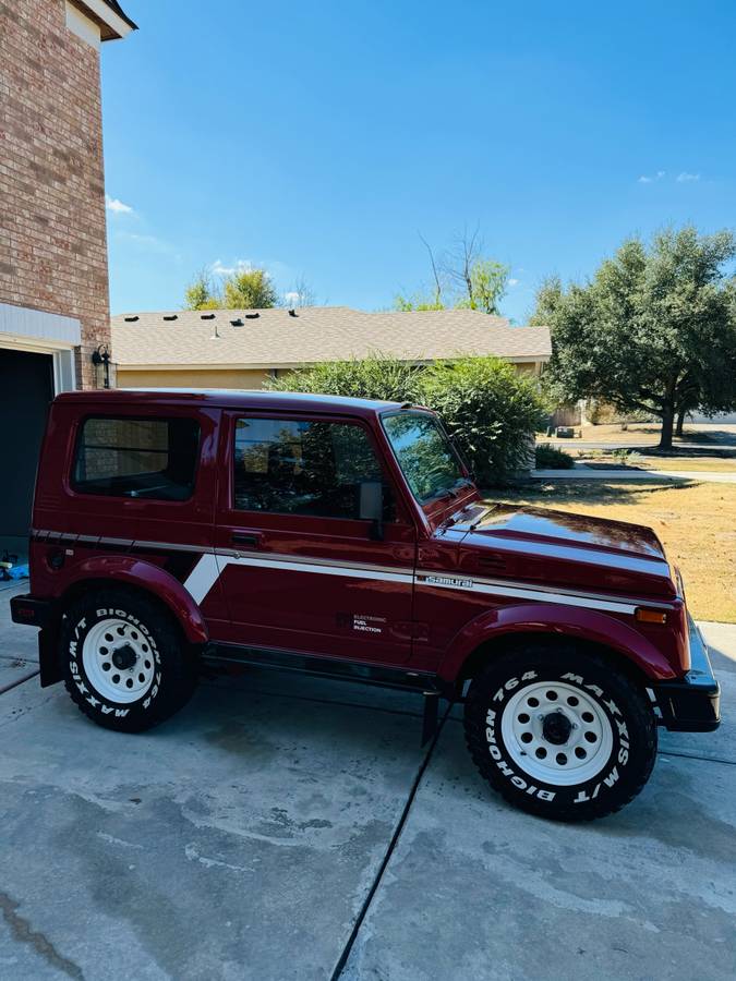 Suzuki-Samurai-hard-top-1991-red-4