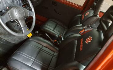 Suzuki-Samurai-hard-top-1991-red-6