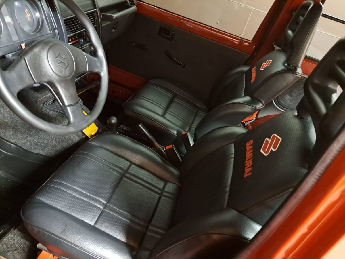 Suzuki-Samurai-hard-top-1991-red-6