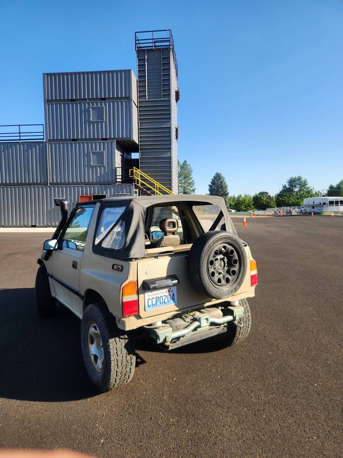 Suzuki-sidekick-1989-custom-4